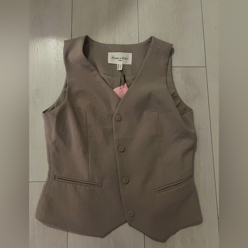 NWT Theory Khaki Buttoned Vest